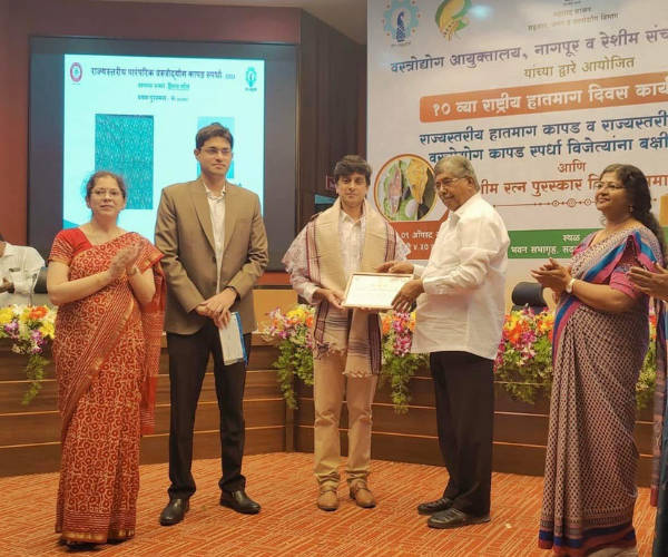 National Handloom Day State Textile Award winner Aurangabad Himroo Factory