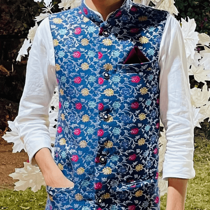 Himroo waistcoat with Ahmedabadi Bel pattern Aurangabad Himroo Factory
