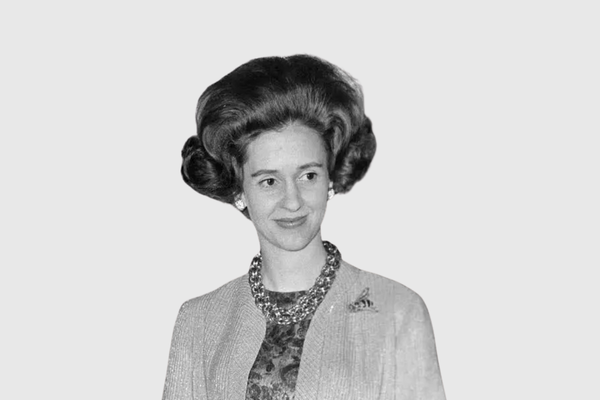 Queen Fabiola of Belgium admires Himroo weaving at Aurangabad Himroo Factory